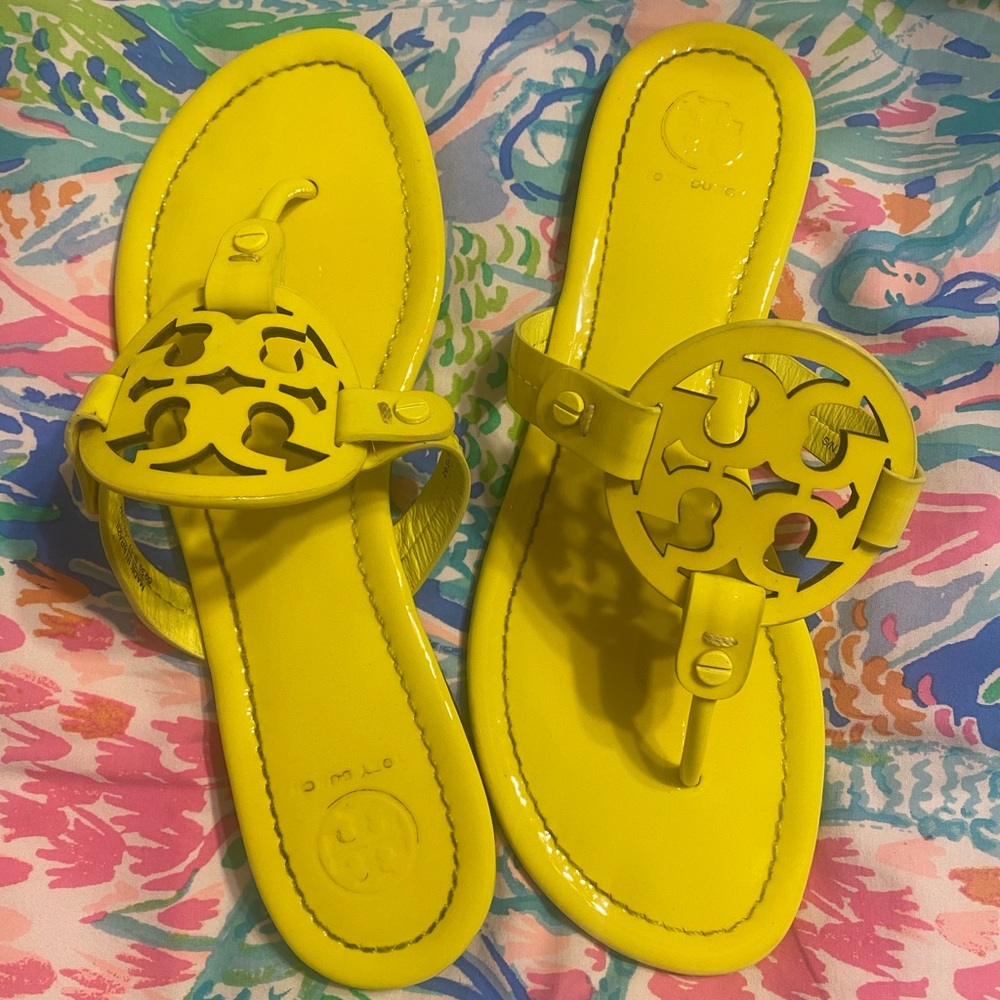 EUC Tory Burch Fluorescent Yellow Millers sz 7